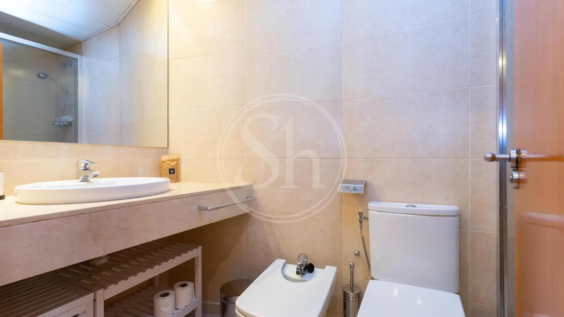 Cosy Apartment Next To Sagrada Familia I Barcelona 0*,